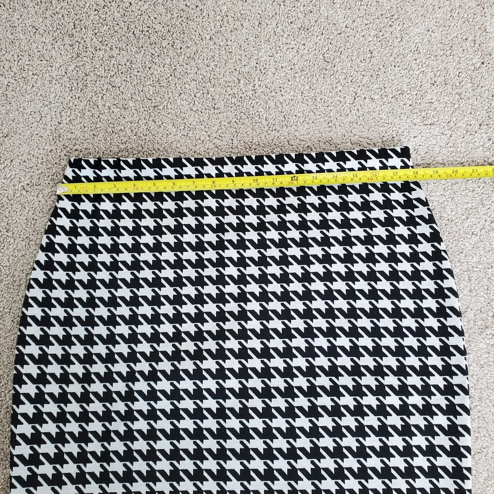 Express Women's Pencil Skirt, Black/White (Size L) - Picture 7 of 8